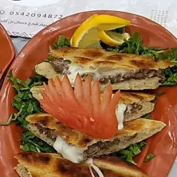 حواوشي سجق بالجبن